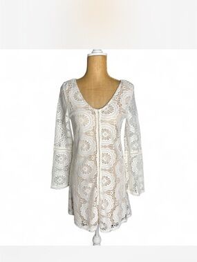 Xtraordinary Beige Crochet Lace Tunic
